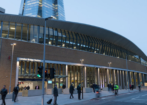 London Bridge taxi